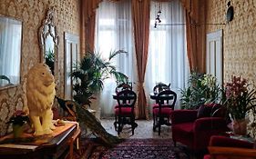 Friendly Venice Suites - Luxury Suites In Venice